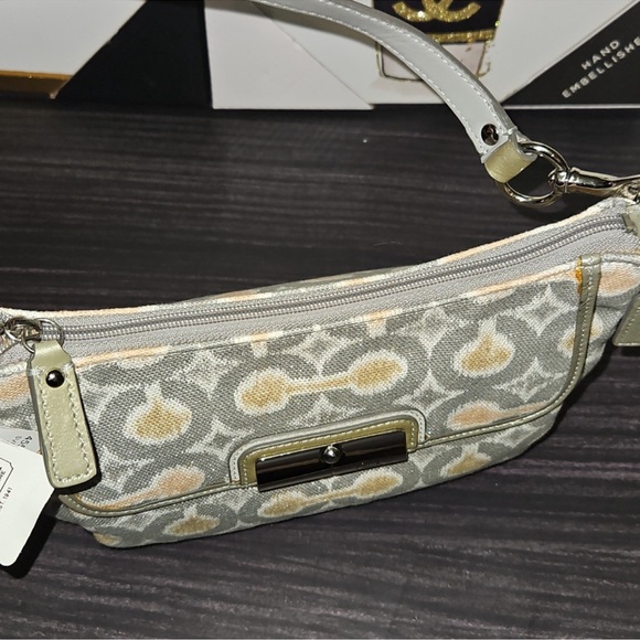 Coach Kristin Ikat OP Art Hobo Flap Shoulder Bag. NWT - Picture 9 of 15